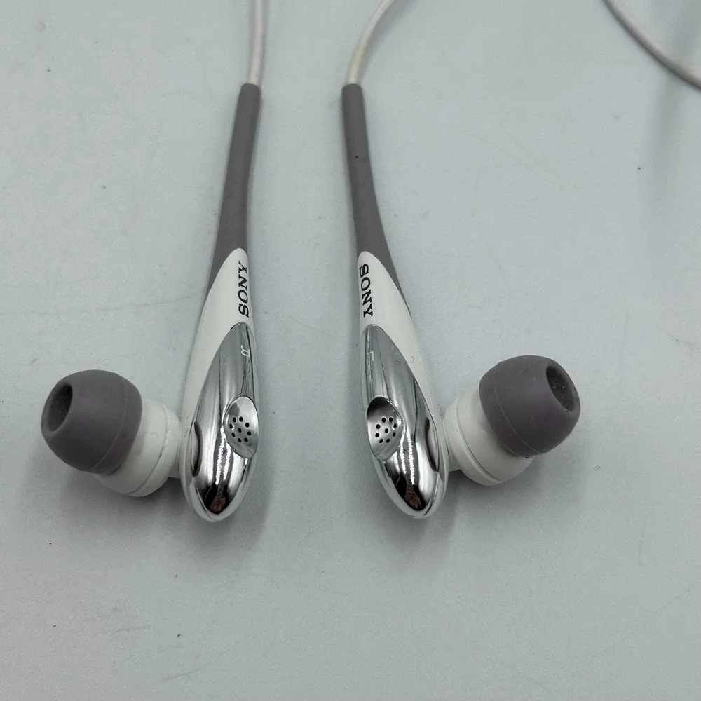 Sony‎ MDR-NC11A Noise Canceling Headphones w/ Original Bag & All Earbuds Tested